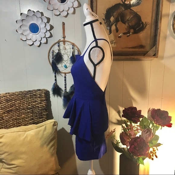 Nameless backless dress - Picture 4 of 8